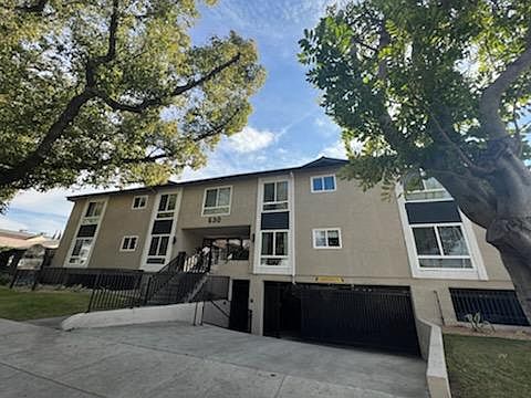 1st image of 530 Palm Dr #207