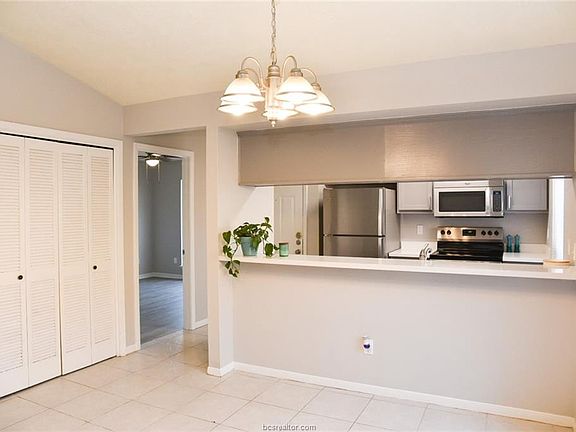 4th image of 2519 Cypress Dr