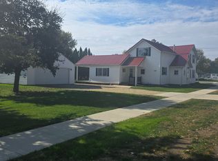 410 W Main St, Fairbank, IA 50629