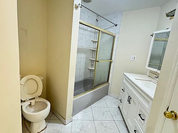 4th image of 1428 Victory Blvd #1B