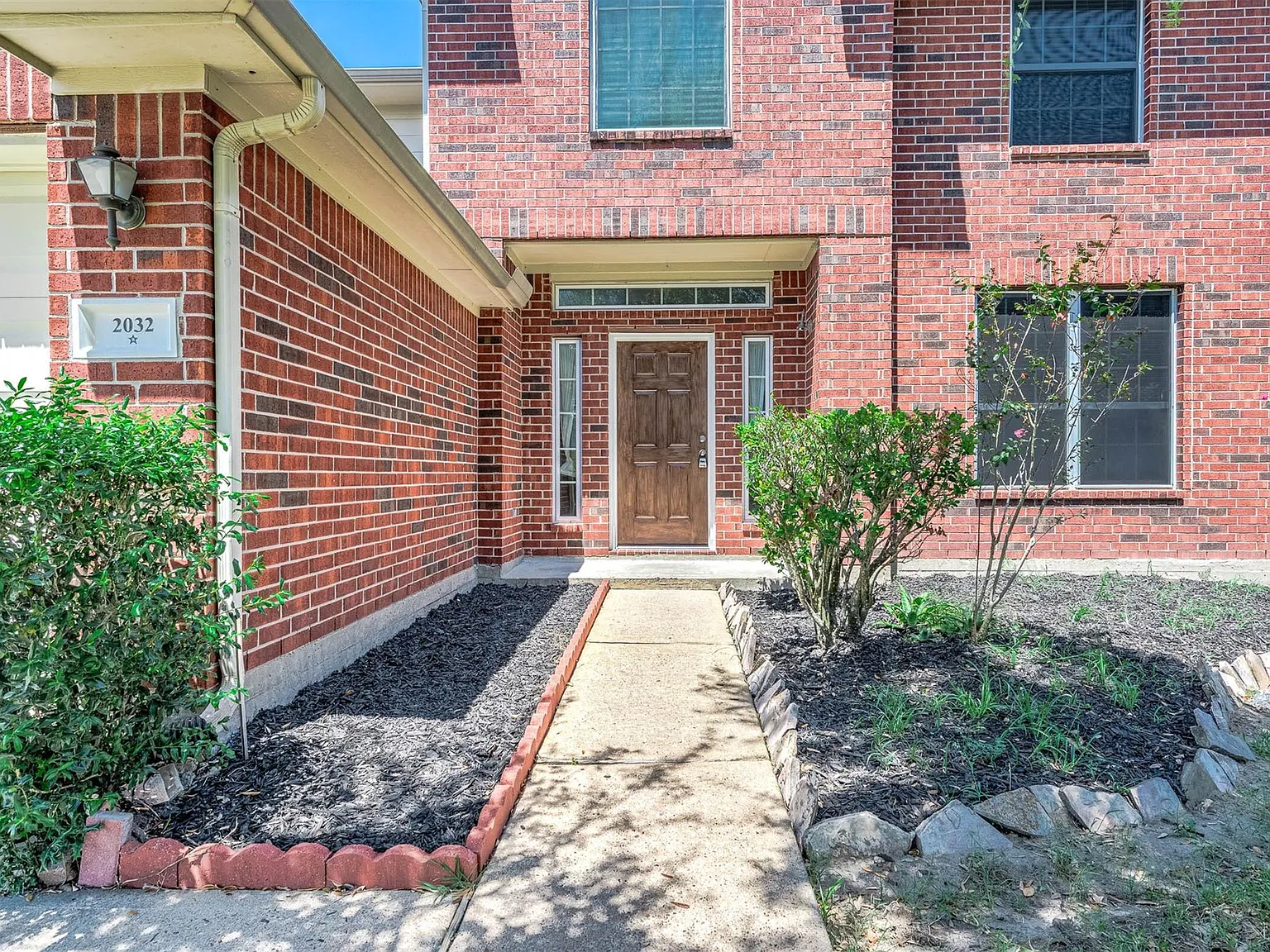 4 bed, 3.5 bath, 2830 sqft, $2,700 — Photo 3