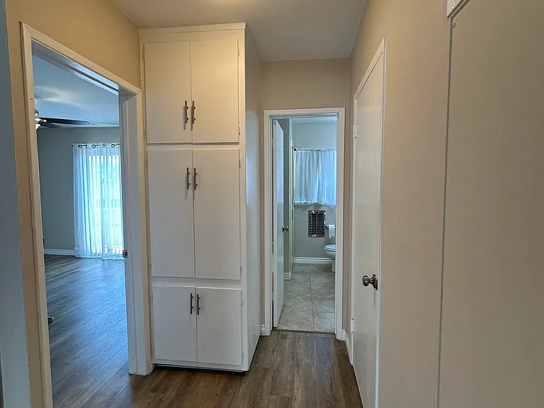 1355 N Poinsettia Pl #8 — Photo 8