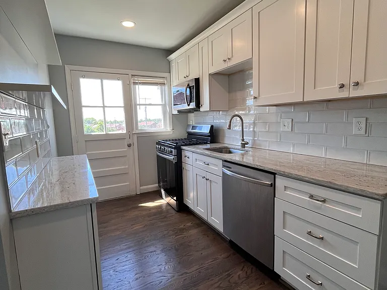 4905 Wilkens Ave — Photo 11