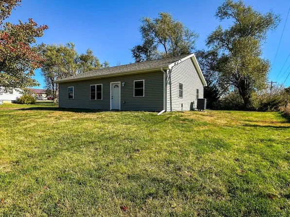1503 Orchard Ln, Stewartsville, MO 64490