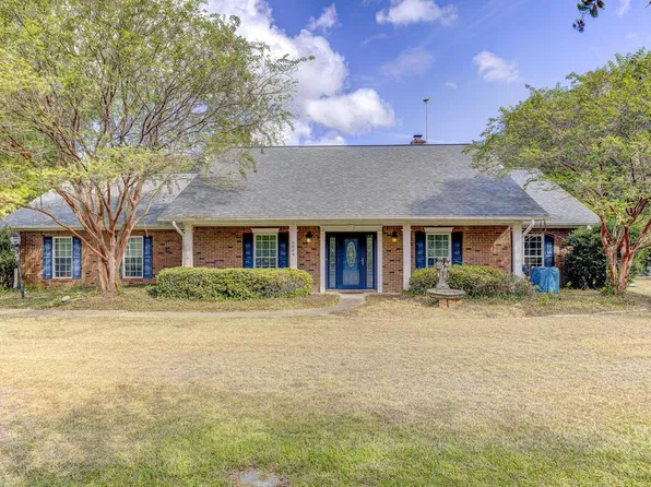 6004 Castle Rd, Vicksburg, MS 39180