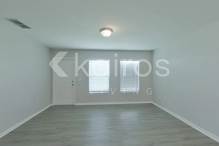 3214 65th St W — Photo 2
