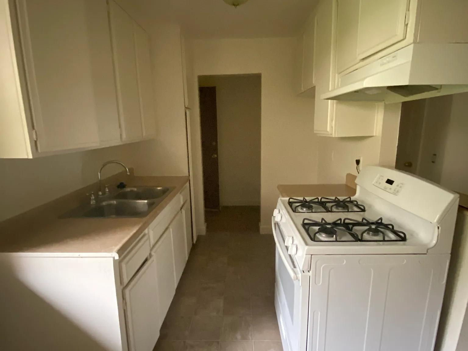 1 bed, 650 sqft, $1,600 — Photo 3