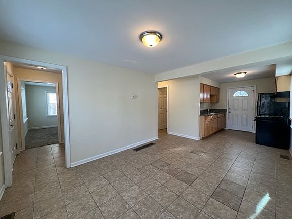4th image of 2538 Silver Creek Dr