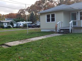 280 Monroe Dr, Mastic Beach, NY 11951