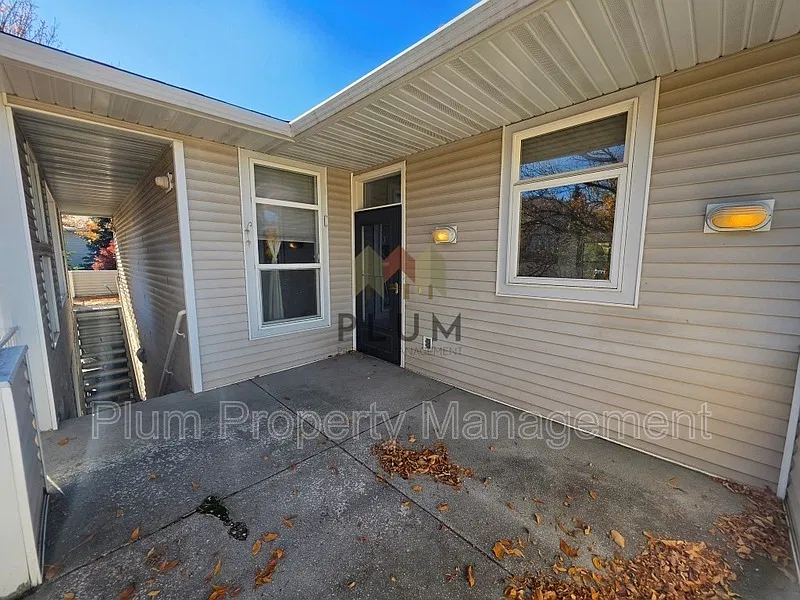 5104 Village View Way #7
