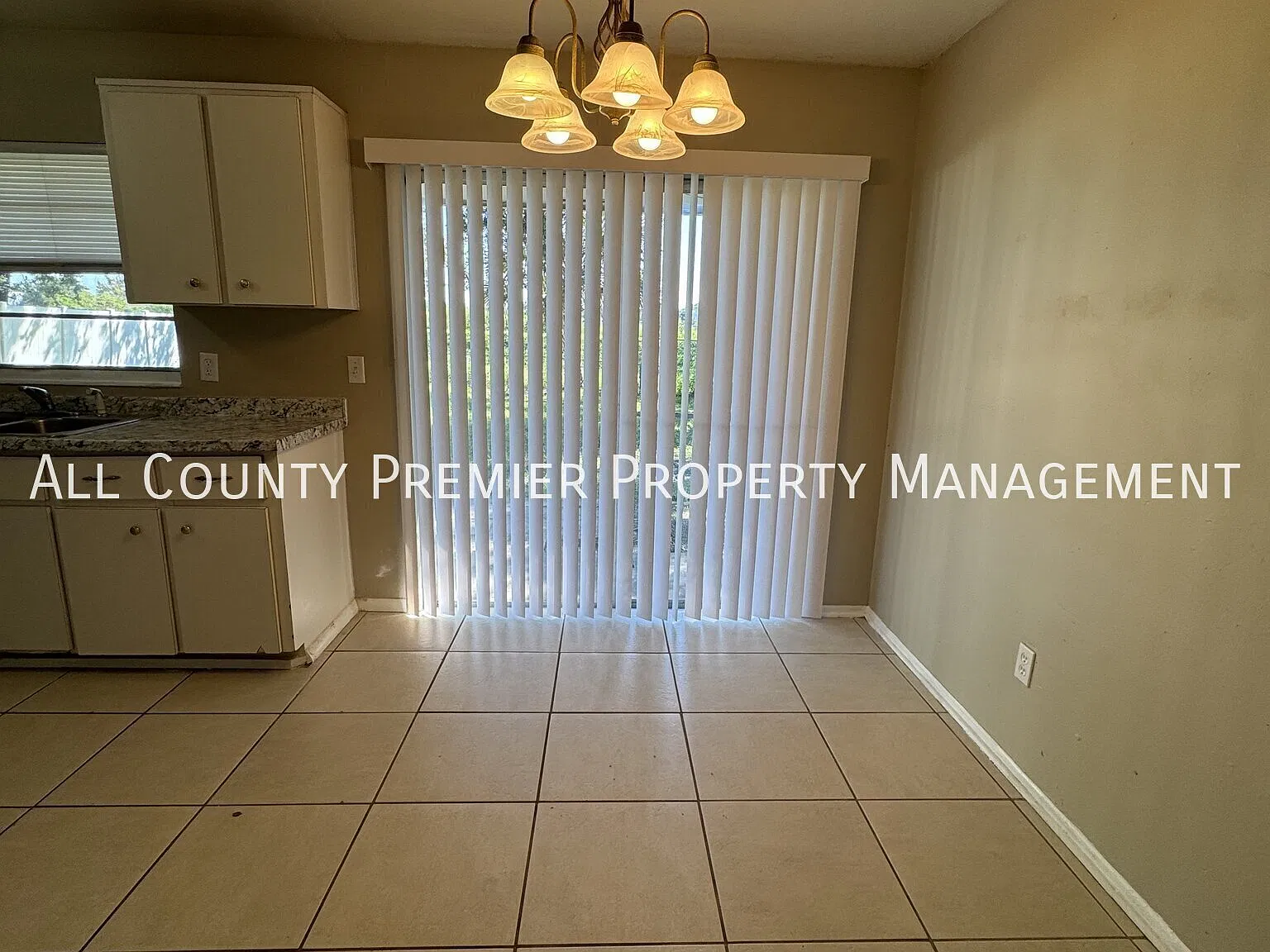Nice 3 Bedroom 2 Bath House! Apply Today! — Photo 3