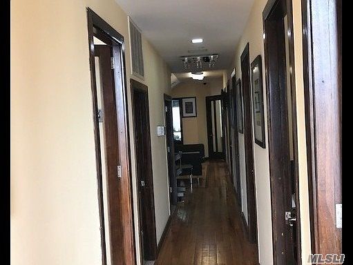 2nd image of 3256 Steinway St