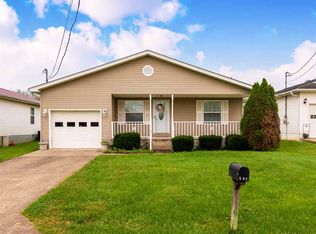 302 Harbour Ln, Hurricane, WV 25526