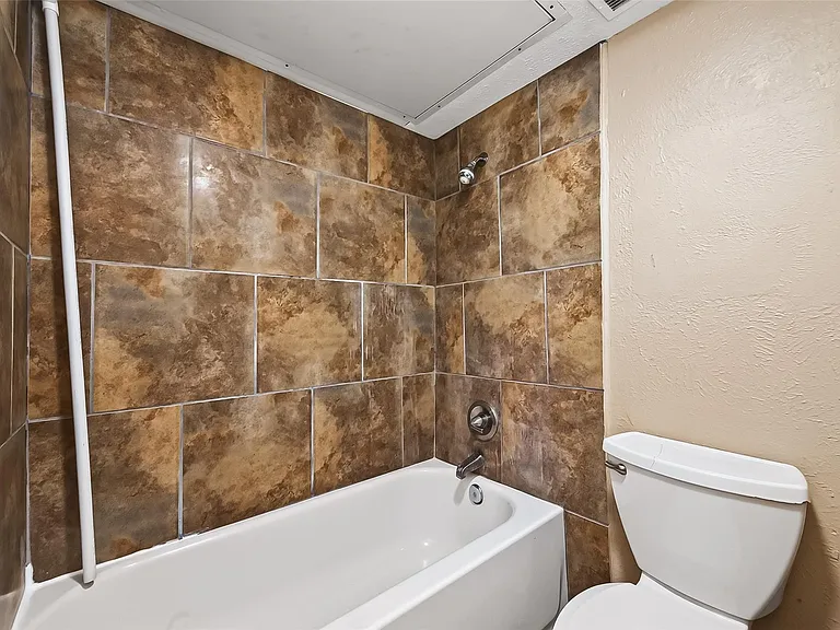 7410 La Granada Dr — Photo 33