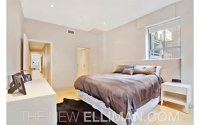Rented by Douglas Elliman | media 26