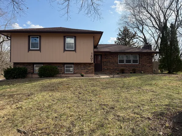 1407 Kiowa St, Leavenworth, KS 66048