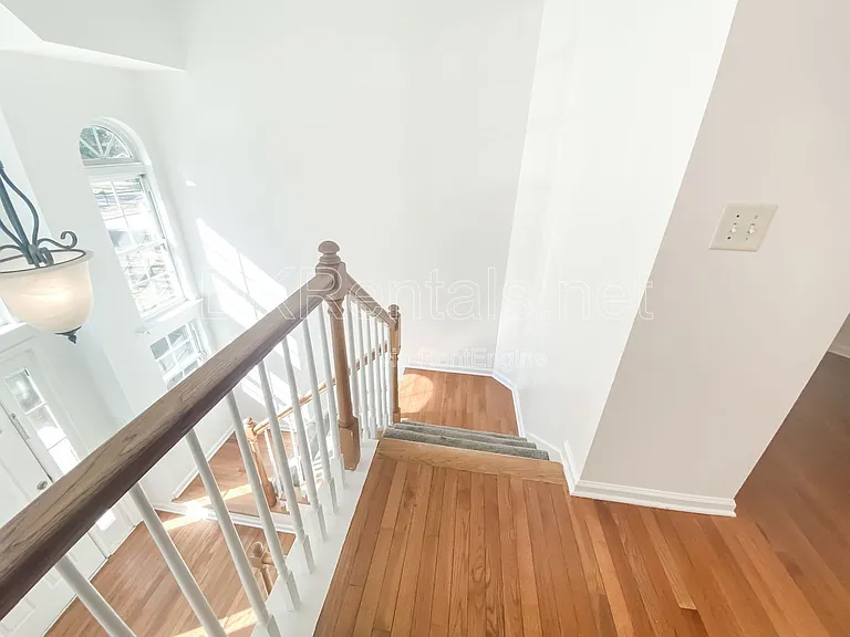 1068 S Gordon Rd SW — Photo 8