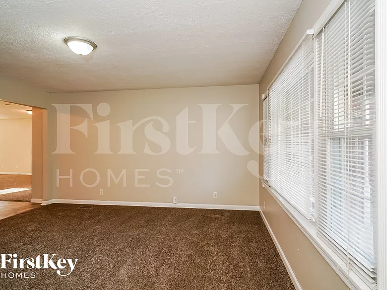 6440 W 15th St — Photo 4