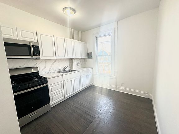 2nd image of 79 Lexington Ave #1