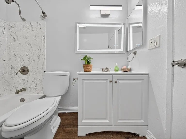 10736 Magnolia Blvd — Photo 25