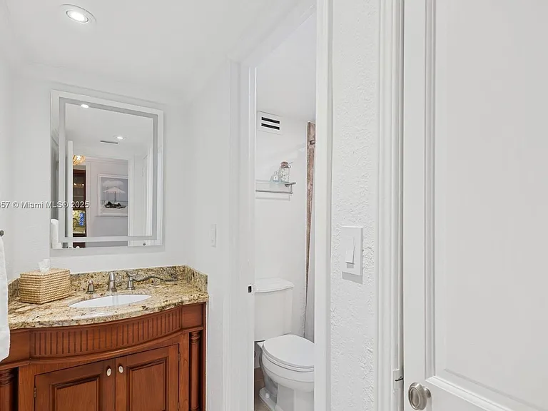 2899 Collins Ave #1025 — Photo 12