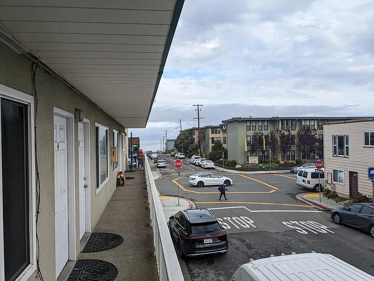 100 Paloma Ave #4 — Photo 10