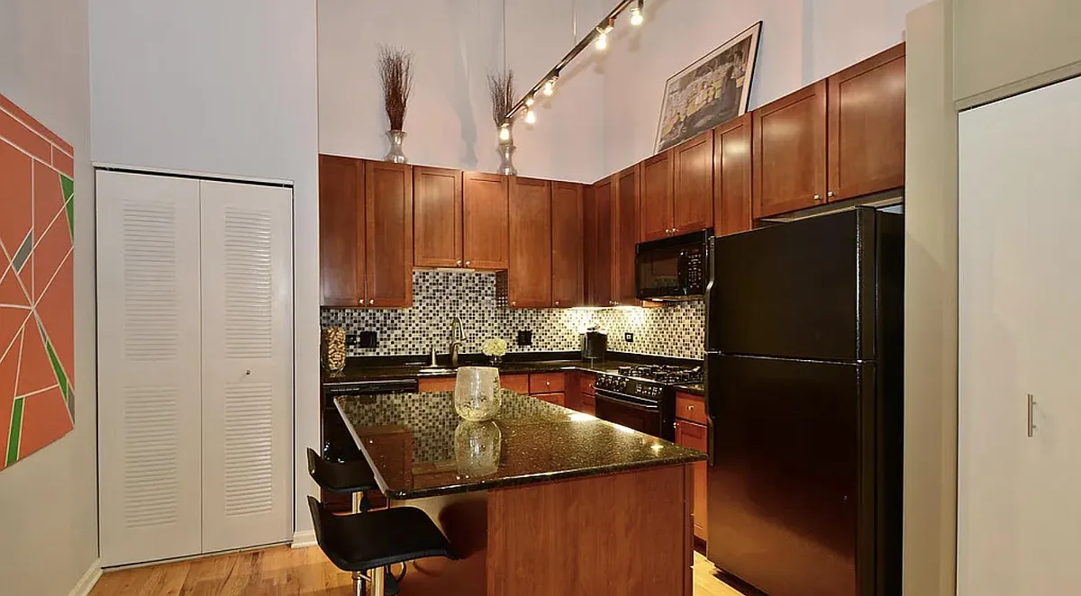 Building Photo - 758 N Larrabee St #326