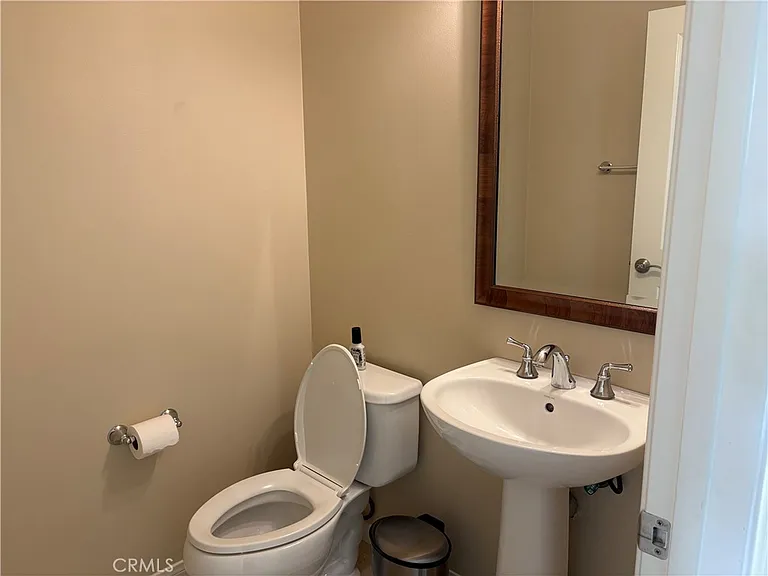 66 Somerton — Photo 10