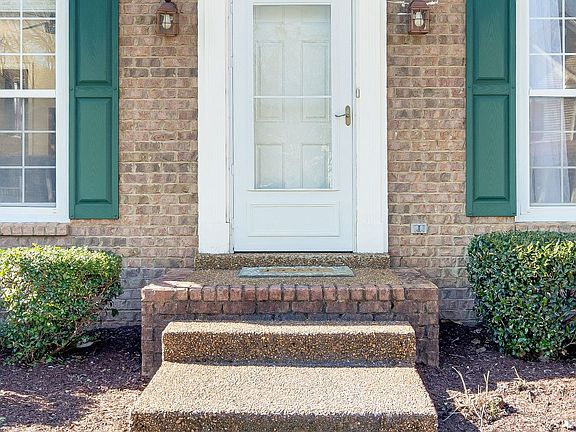 4th image of 1138 Summerville Cir