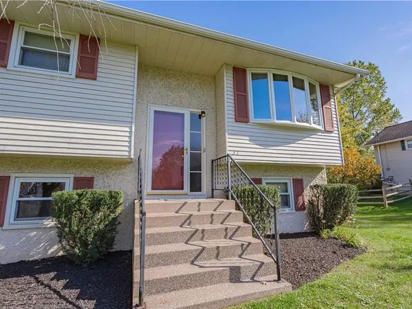 31 Kraft Dr, Allentown, PA 18104