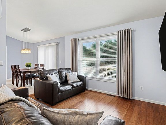 5th image of 20981 Rivers Edge Dr