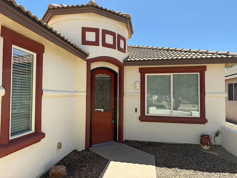 657 Tanner Dr — Photo 2