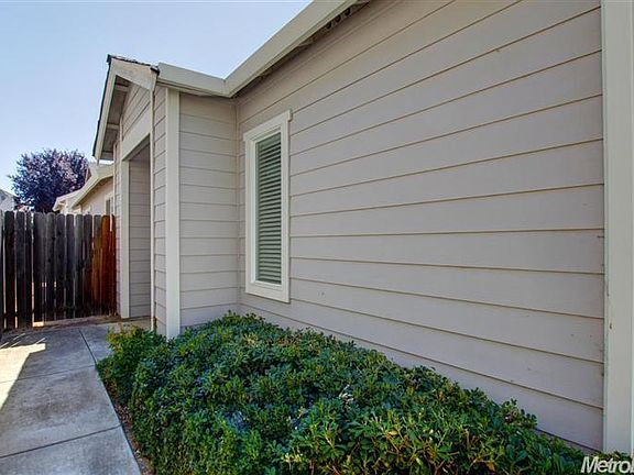2nd image of 6462 Laguna Mirage Ln