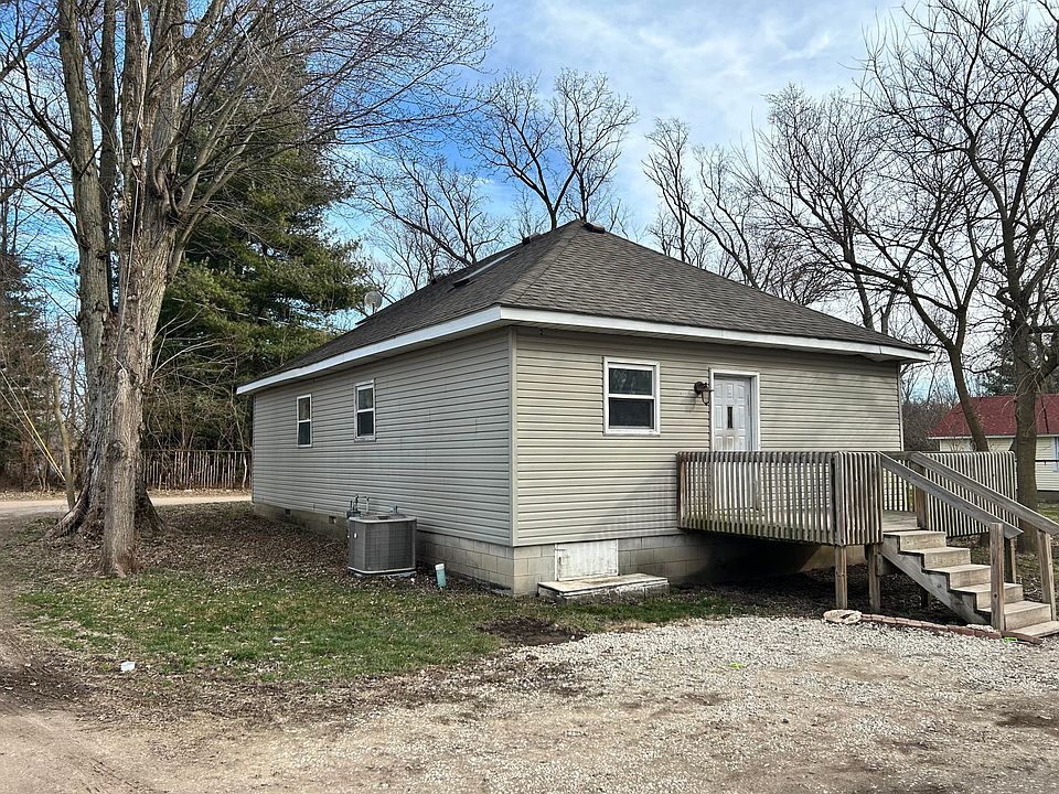 1702 Urban Ln, Valparaiso, IN 46383 Zillow