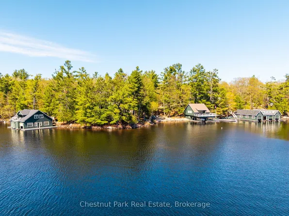 1064 Heather Lodge Rd #1 & 3, Muskoka Lakes, ON P0B 1J0