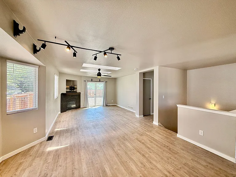 4631 Fencer Rd — Photo 5