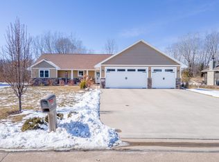 N8603 Winding Trail Dr, MENASHA, WI 54952