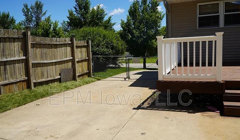 82 W Post Rd NW — Photo 4