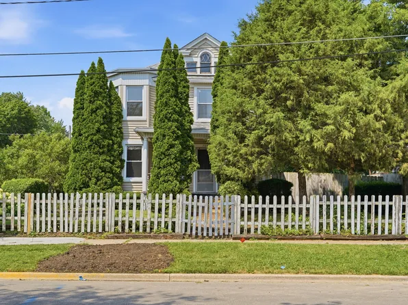 702 North Ave, Waukegan, IL 60085