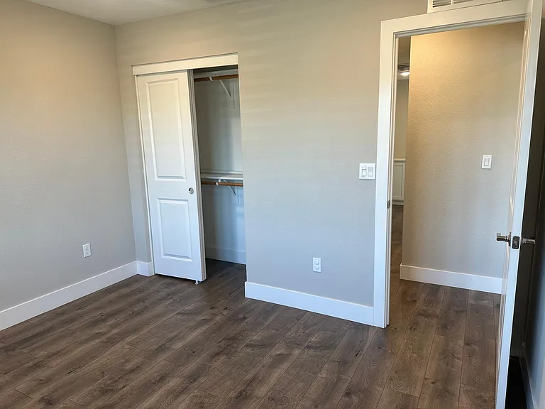 2009 Mahuron Cir — Photo 18