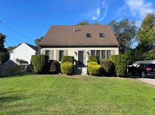 60 Bonnet Point Rd, Narragansett, RI 02882