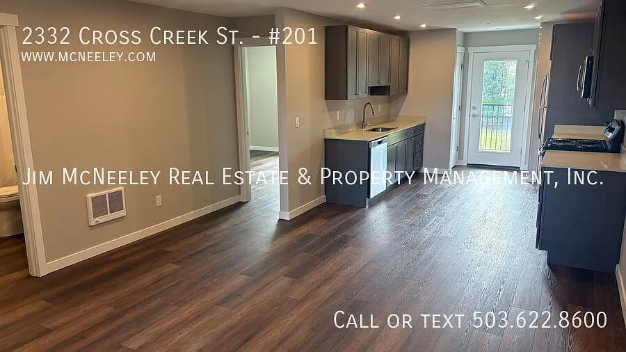 2BR/2BA Second-Floor Unit with Covered Deck & River Views — Photo 3