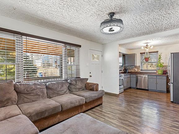 3rd image of 3340 W Milton Ave