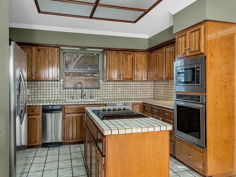306 Country Wood Dr — Photo 13