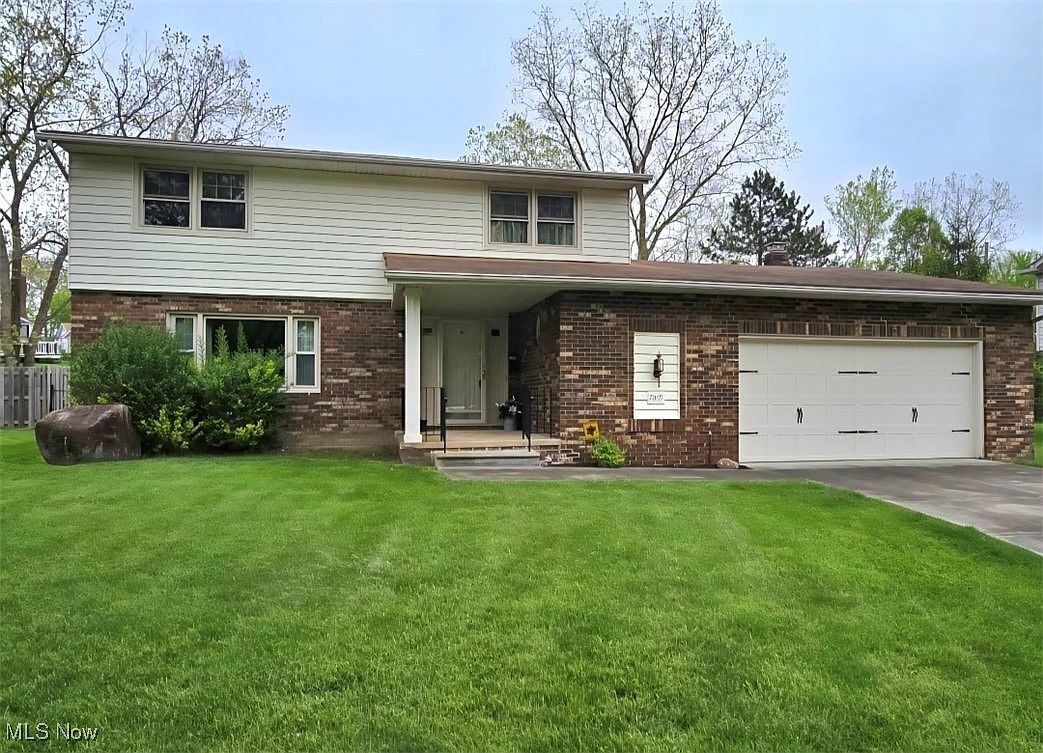 n♡  7069 Anthony Ln, Parma Heights, OH 44130 | Zillow