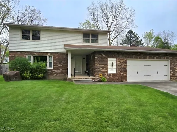 7069 Anthony Ln, Parma Heights, OH 44130