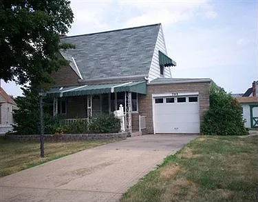 703 Clearview Dr photo 1