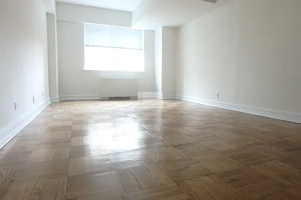 Rented by Manhattan Connection | media 10