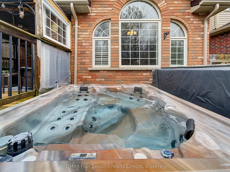 9 Brooke Ave — Photo 50