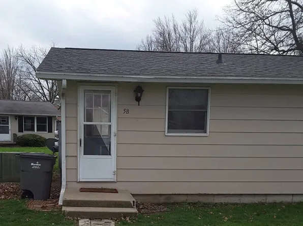 302 E. Lincoln, 302 E Lincoln St #5B, Wakarusa, IN 46573